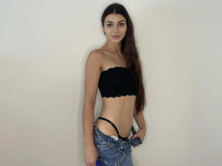 Emma-xx-hot's Model Profile