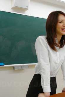 Naughty teacher, Riko Miyase is fucking her handsome student