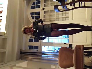 Travesti Tv Ts Crossdresser Pantyhose Walk...