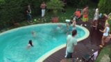 Вечеринка у бассейна - (Full HD фильм) snapshot 10