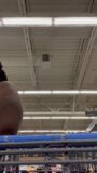 Nookiescookies zeigen ihre Nippel in Walmart snapshot 7