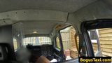 Schwarzes britisches Taxi-Schätzchen gibt POV mit schlampigem Kopf snapshot 11