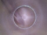 Dildocam - dünne Brünette, die ihre trockene Vagina tief am Gebärmutterhals zeigt snapshot 6