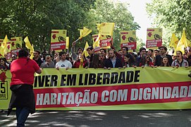 25 de Abril 2019 - Young Socialist Party Members celebrate the "Carnation Revolution" 25 Years (46796101315).jpg