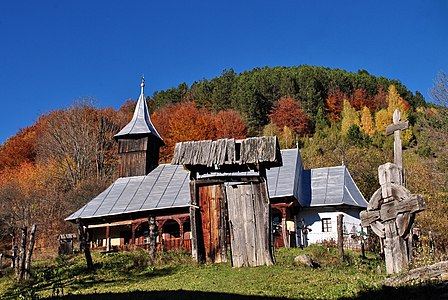Biserica de lemn „Sf. Arhangheli” din Dealu Geoagiului Photograph: Ela Vaida