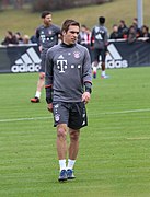 Philipp Lahm Training 2017-03 FC Bayern Muenchen-1.jpg