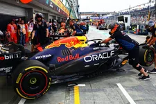 Verstappen worstelt met RB20 in Singapore, maar: 'De auto voelt veel beter'