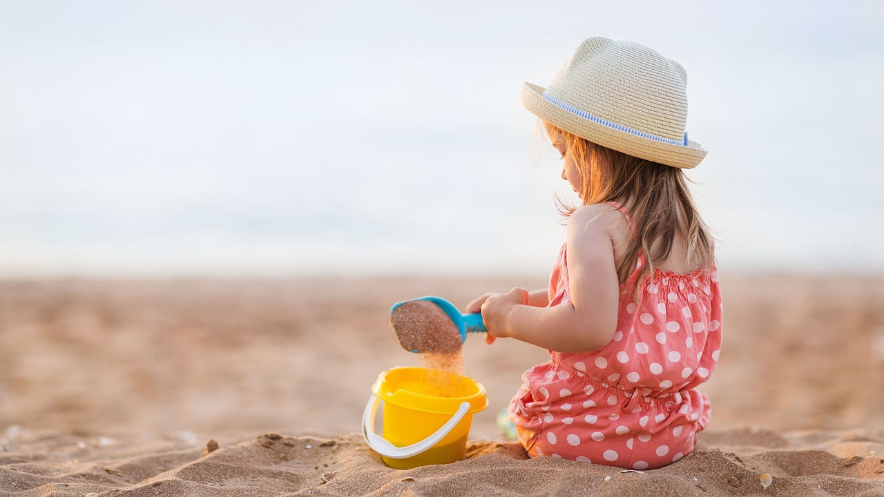 Sonnenschutz für Babys und Kinder: Was müssen Eltern beachten? Test: Sonnenschutz Kinder Aufmacher