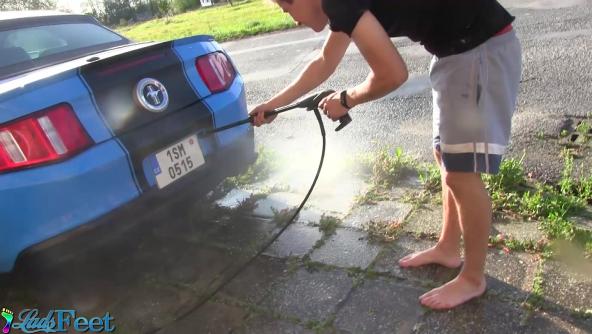 Barefoot Car Wash HD
