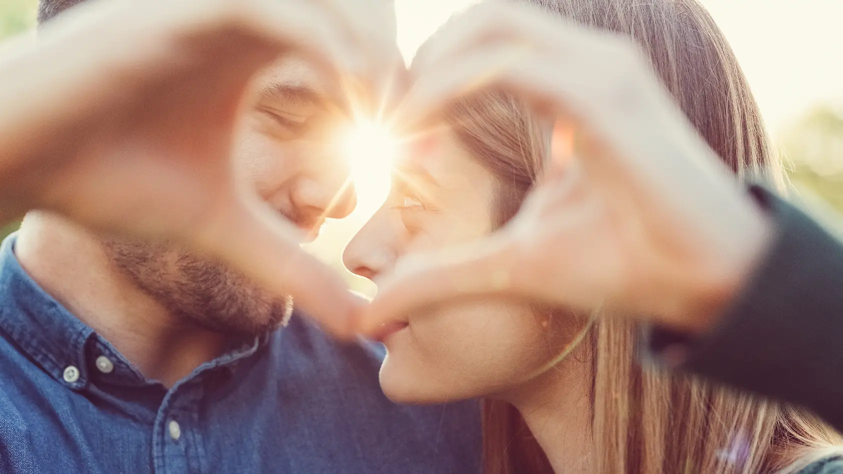 Liebeshoroskop: Die Vorlieben der Sternzeichen bei Liebe & Sex