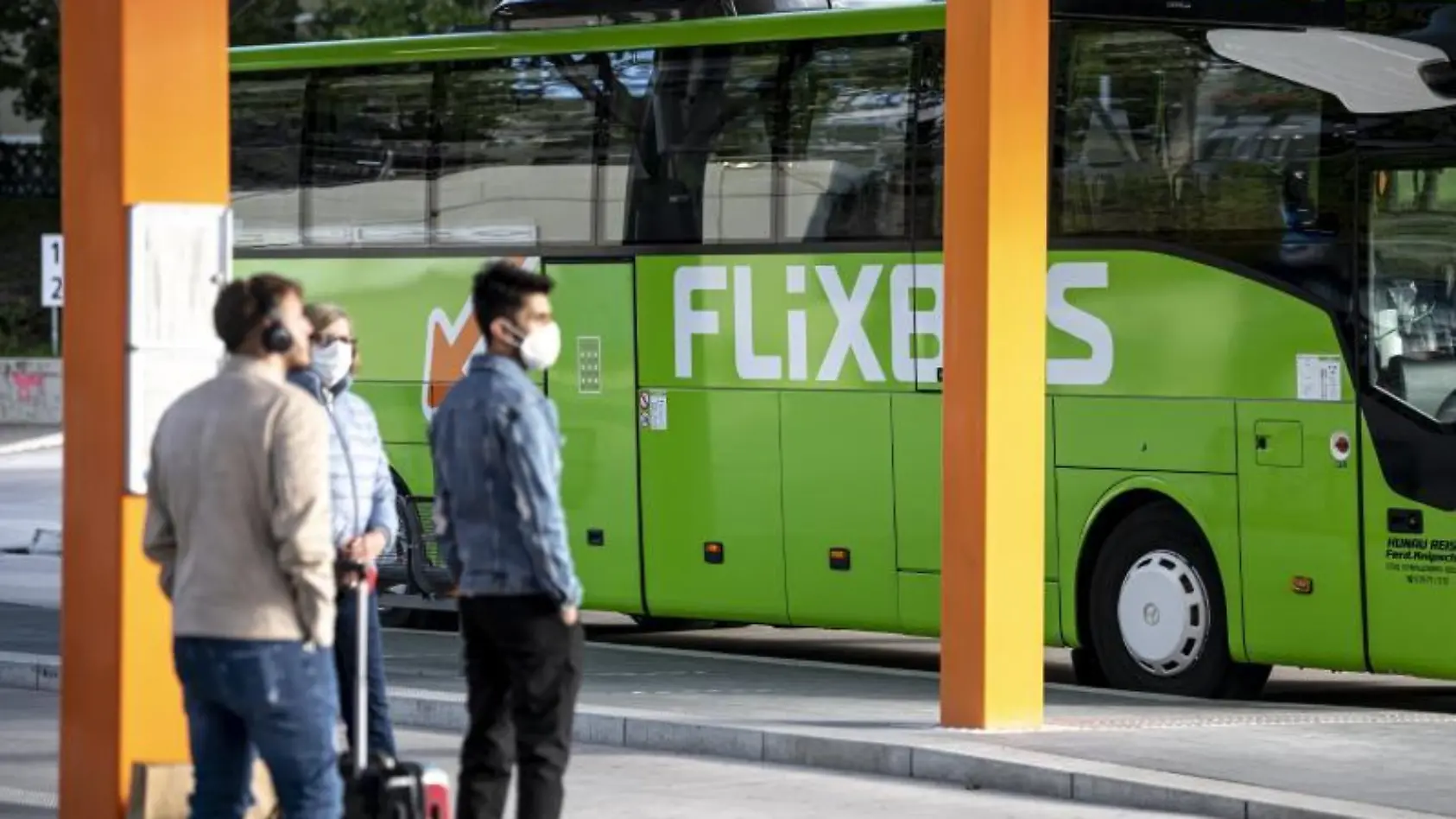Flixbus-Fahrer betrunken – Schulklasse verhindert Katastrophe! 