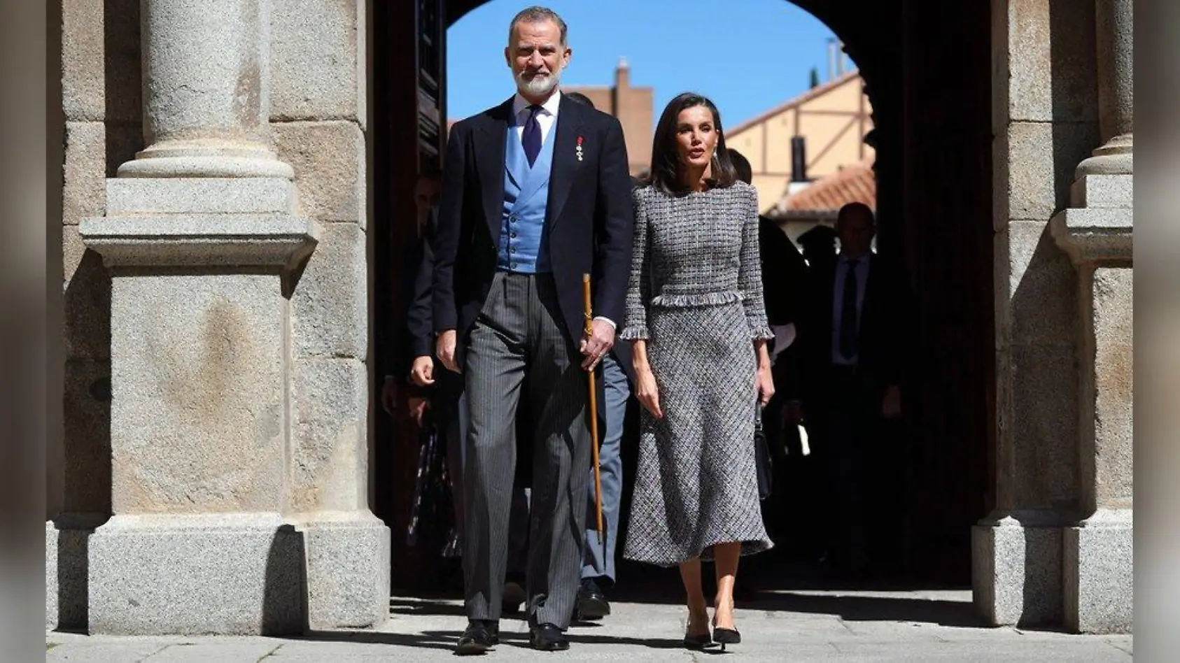 Felipe und Letizia: Königliche Eleganz bei Cervantes-P...