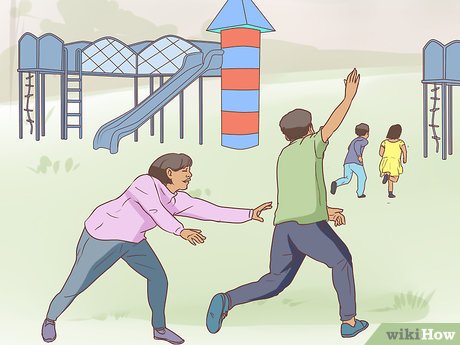 Step 8 Gehe mit ihnen auf einen Spielplatz, wenn die Eltern es erlauben.