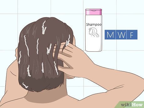 Step 1 Vermeide es, dein Haar jeden Tag mit Shampoo zu waschen.