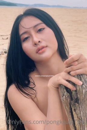 Young 18yo Vietnamese Babe Pong 1 - Big tits outdoors on the beach