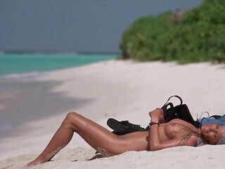Naked Celebrities in Sunbathing Scenes vol 1