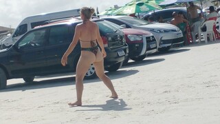 Shared by Nude4life - Brincadeira na praia