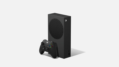 Xbox Series S – 1TB (Schwarz) vor einem grauen Hintergrund: Schrägansicht von vorne.