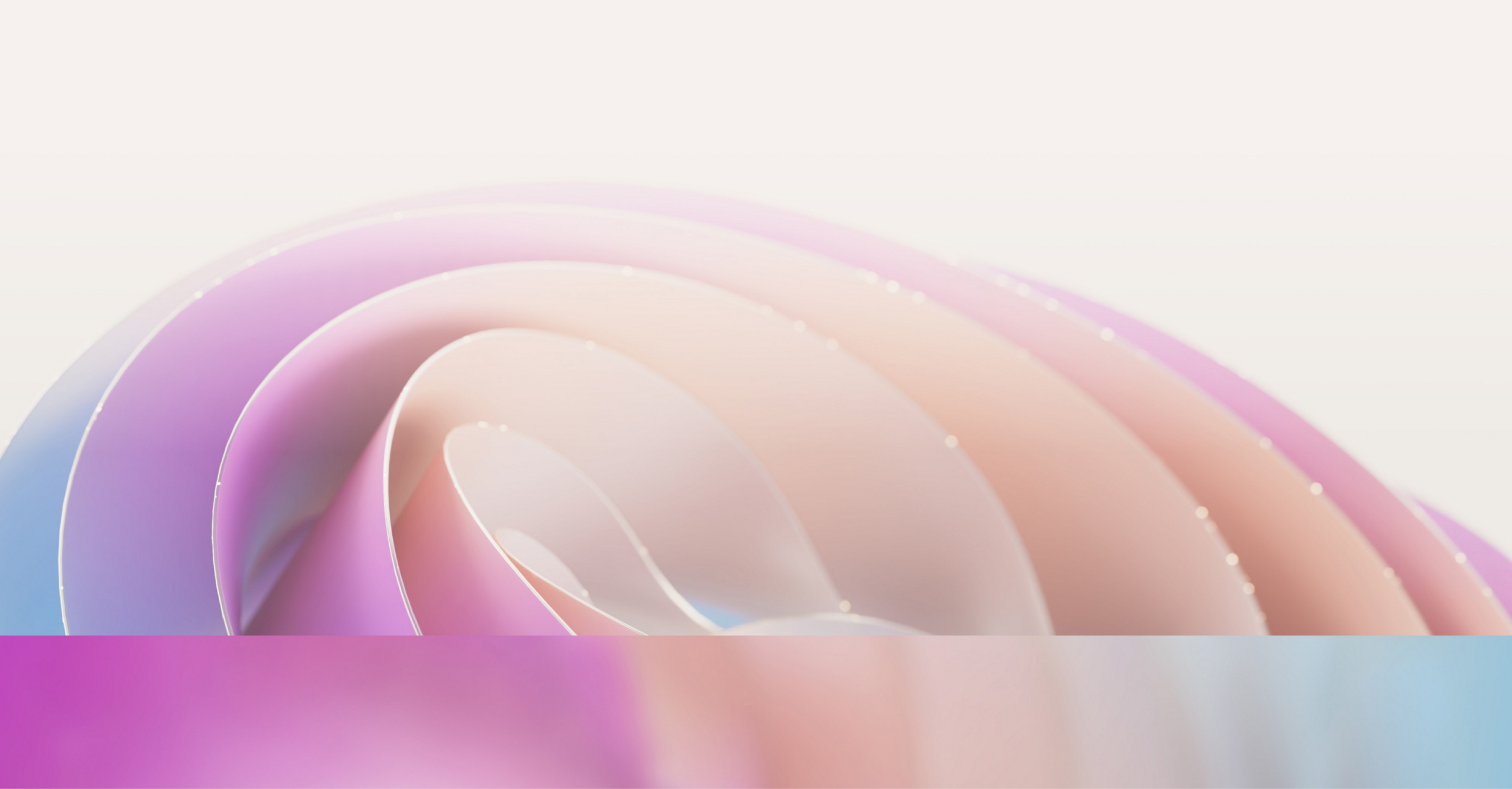 Abstrakter Hintergrund mit weichen wellenähnlichen Schichten in rosa, lila und blauen Pastellfarbtönen mit einem leuchtenden, weichen Fokuseffekt.