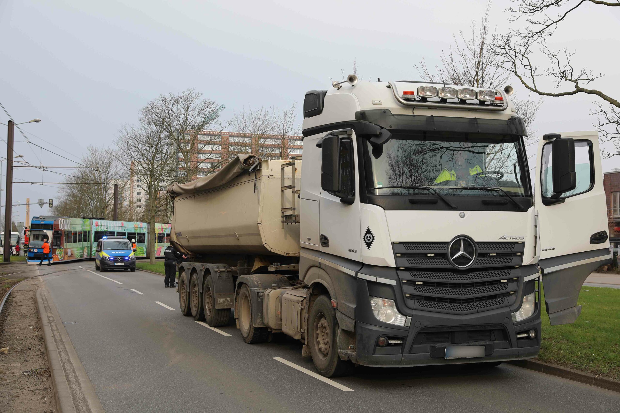 Mit diesem Lkw kollidierte die Straßenbahn.