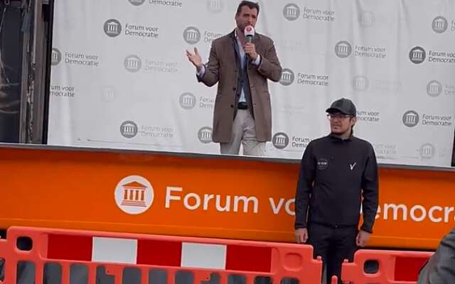 Video: Thierry Baudet boos omdat Oekraïner die hem met paraplu sloeg niet wordt vervolgd