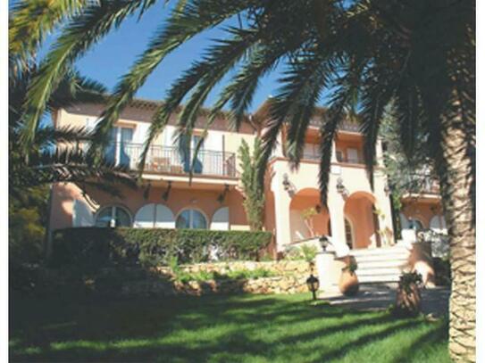 Traumhafte Villa mit Meerblick in der Nähe von St. Tropez