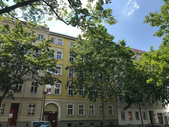 Mehrfamilienhaus mit 19 bezugsfreien Wohnungen, sanierter Altbau, gefragte Wohnlage, weiteres Ausbaupotenzial + 260 m2