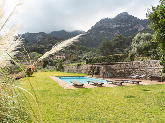 Exklusive Finca mit wunderschöner Aussicht in Estellencs, Spanien