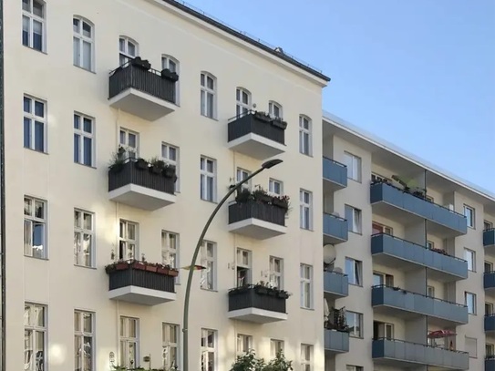 großzügige 6 Zimmer Wohnung im gepflegten Mehrfamilienhaus, zentral, nahe Kurfürstendamm, derzeit vermietet