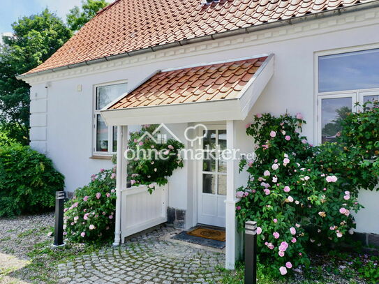 Kreis Sønderborg: Landhaus, gr. Garten, 1-2 Familien, Seminarhaus, z.Zt. gut laufendes B&B