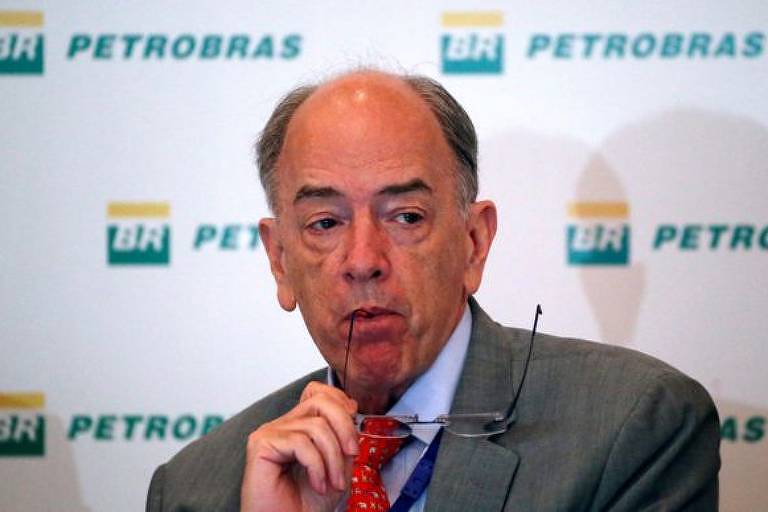 Petrobras deve continuar extraindo petróleo, mas falta plano de longo prazo, diz Parente