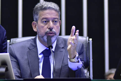 Lira anuncia acordo com operadoras para suspender cancelamentos de planos de saúde