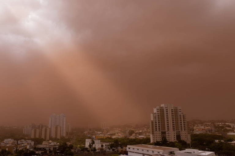 Tempestade de poeira atinge cidades do interior de SP