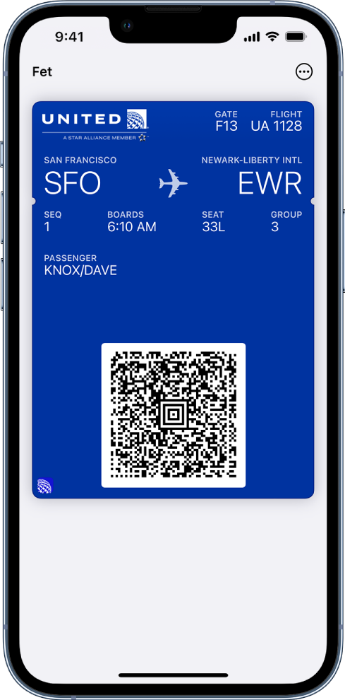 Targeta d’embarcament a l’app Cartera que mostra informació d’un vol i el codi QR a la part inferior.
