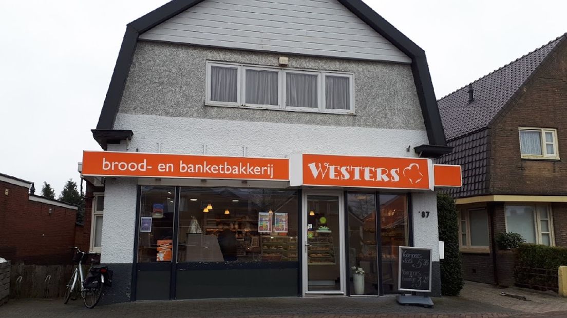 Een oudere foto van het pand van bakkerij Brans/Westers aan de Albatrosstraat in Nieuwe Pekela
