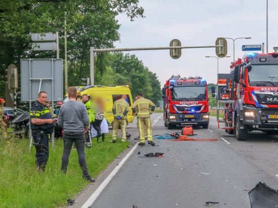 Gewonde bij ongeluk in Emmen, Rondweg deels afgesloten