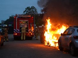 Geparkeerde auto in Coevorden verwoest door brand