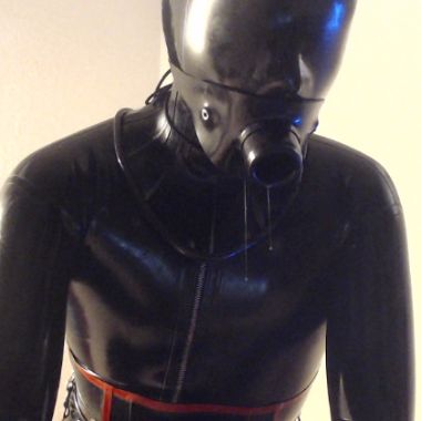 Hornyrubberslave