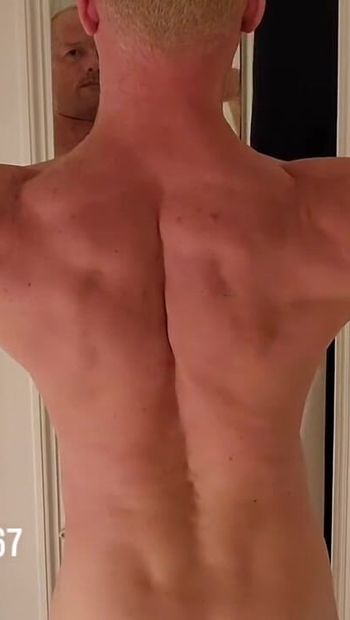 Back double biceps
