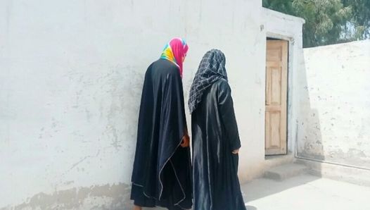 2 muslimische college-mädchen in hijabs haben sex mit harten großen schwarzen schwänzen