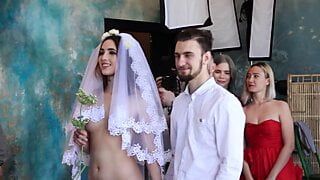 Noiva nua no casamento