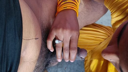 Heißes indisches 20-jähriges Mädchen lutschte den Schwanz ihres Freundes