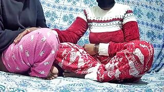 Nepalesisches dasi-mutter und vater haben sex im dschungel 2766