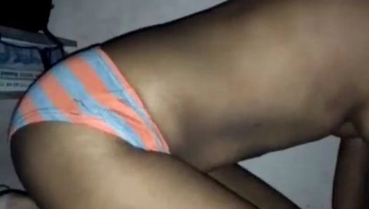 Indisches jungfräuliches Teen-Mädchen masturbiert ihre Muschi