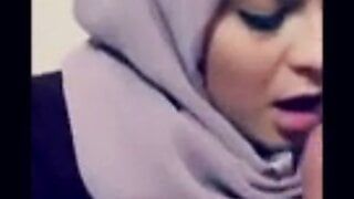 Hijab lutscht