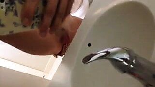 Aubrey Plaza masturbiert Selfie 03
