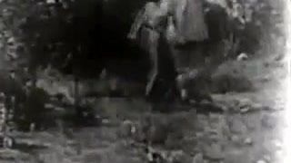 Dreharbeiten zu einem Hardcore-Sexfilm (Retro aus den 1930er Jahren)