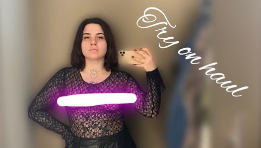 Transperent &mesh kleidung probieren sexy tätowiertes alternative modell an