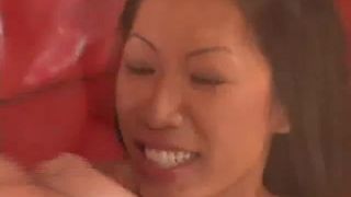 Asiatisches Schlampenfrau-Cuckold-Abenteuer