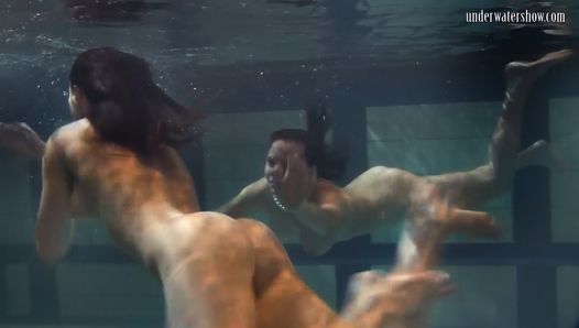 Onderwater - meest sexy babes die ooit tieten aanraken